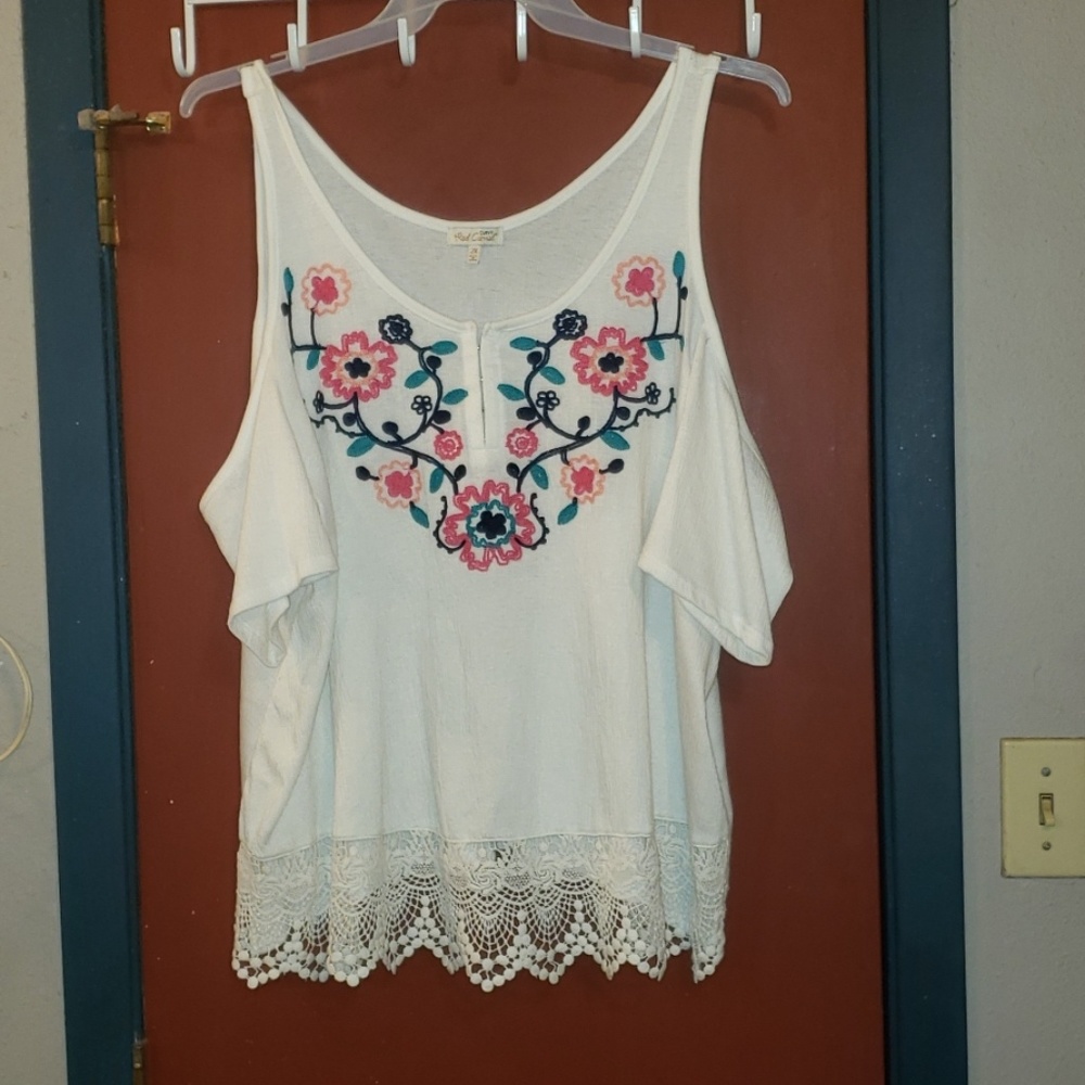 COLD SHOULDER Top BY RED CAMEL SIZE 2X